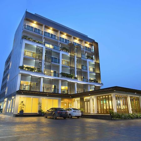 V Hotel Ubon Ratchathani Bagian luar foto