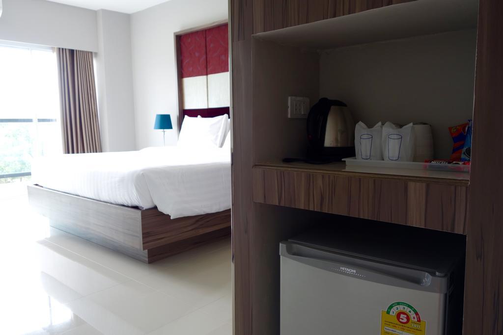 V Hotel Ubon Ratchathani Bagian luar foto
