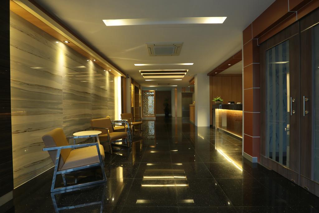 V Hotel Ubon Ratchathani Bagian luar foto