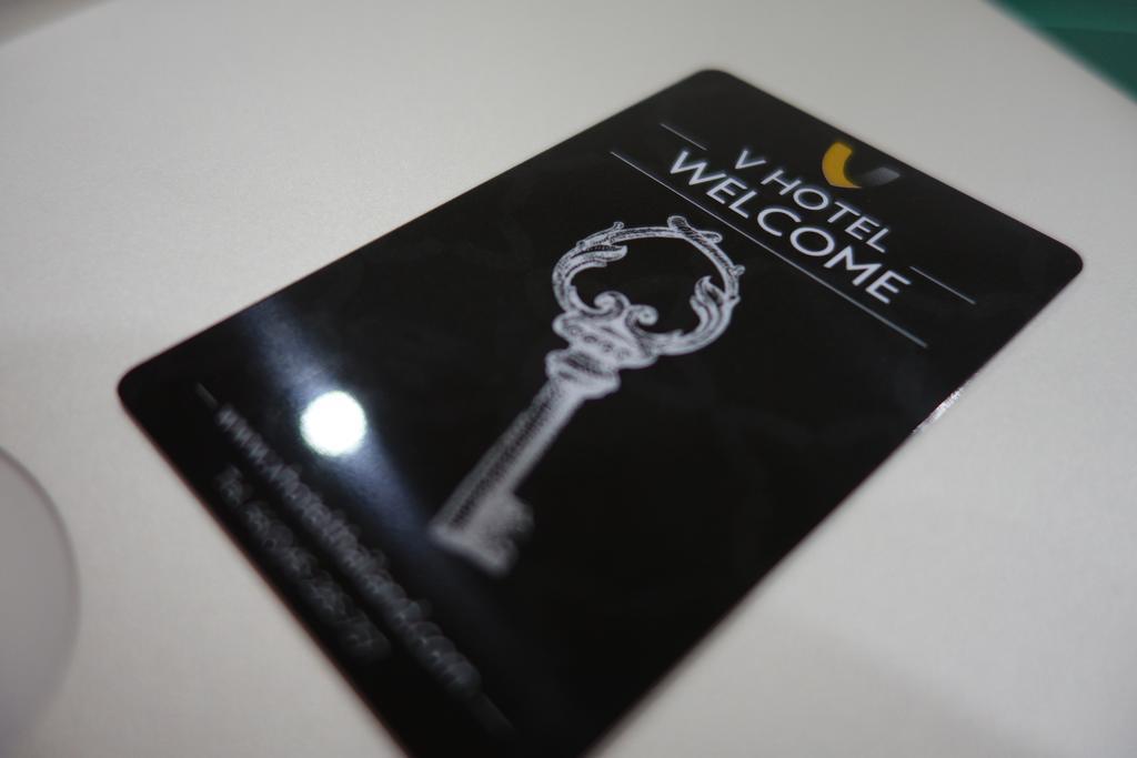 V Hotel Ubon Ratchathani Bagian luar foto