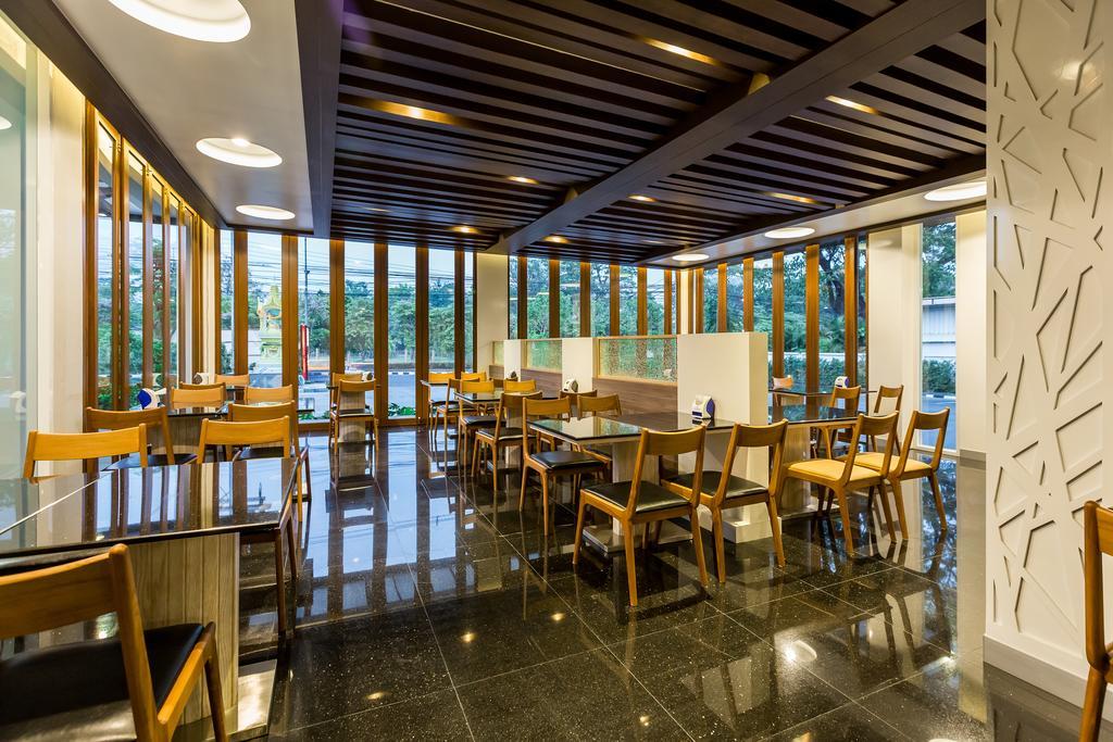 V Hotel Ubon Ratchathani Bagian luar foto