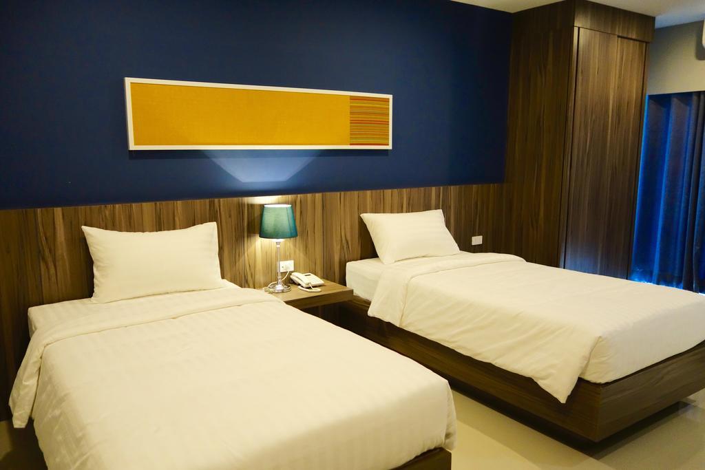 V Hotel Ubon Ratchathani Bagian luar foto