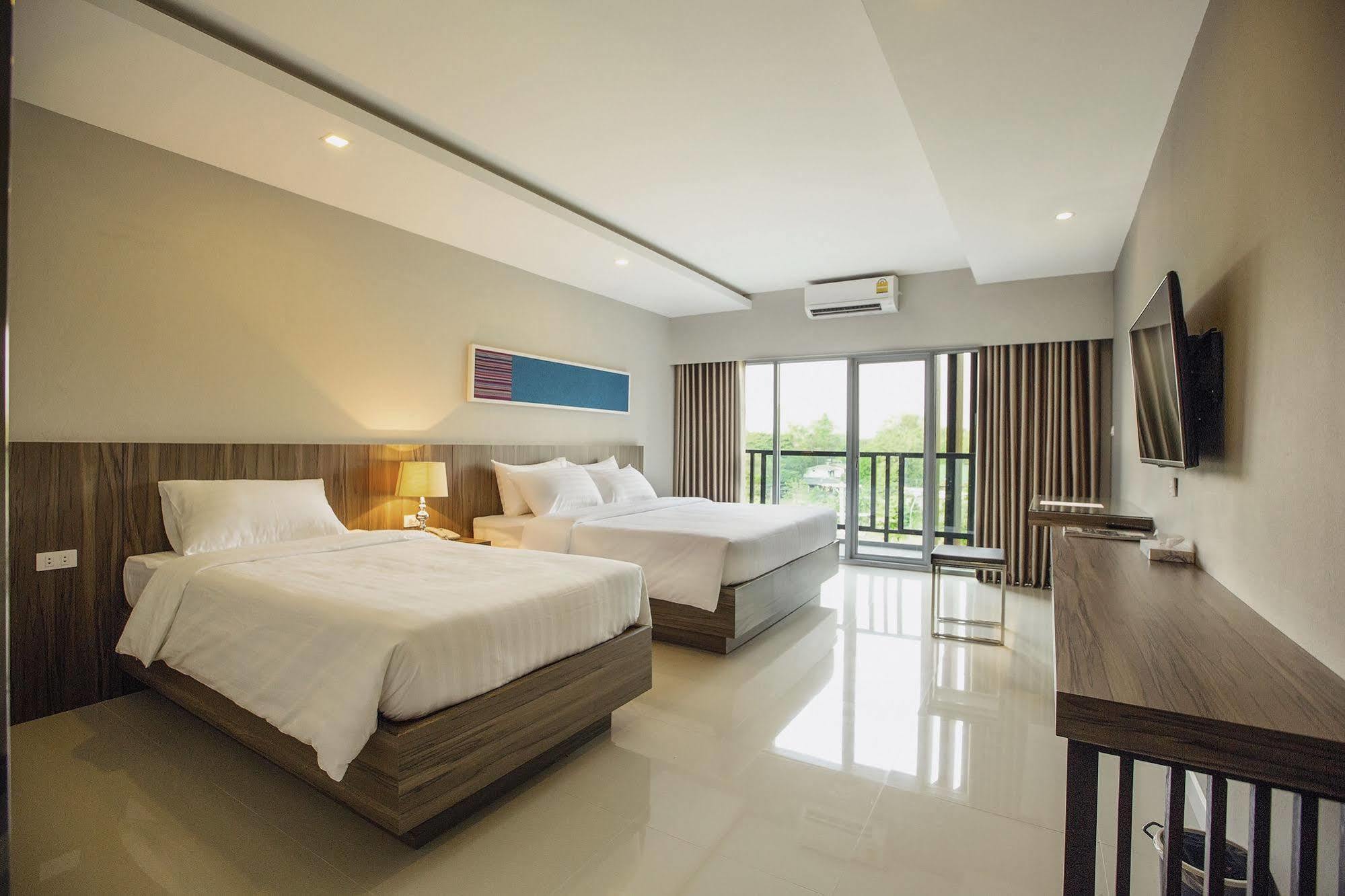 V Hotel Ubon Ratchathani Bagian luar foto