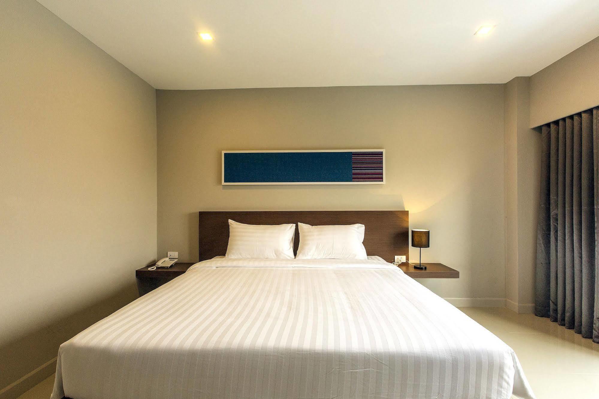 V Hotel Ubon Ratchathani Bagian luar foto