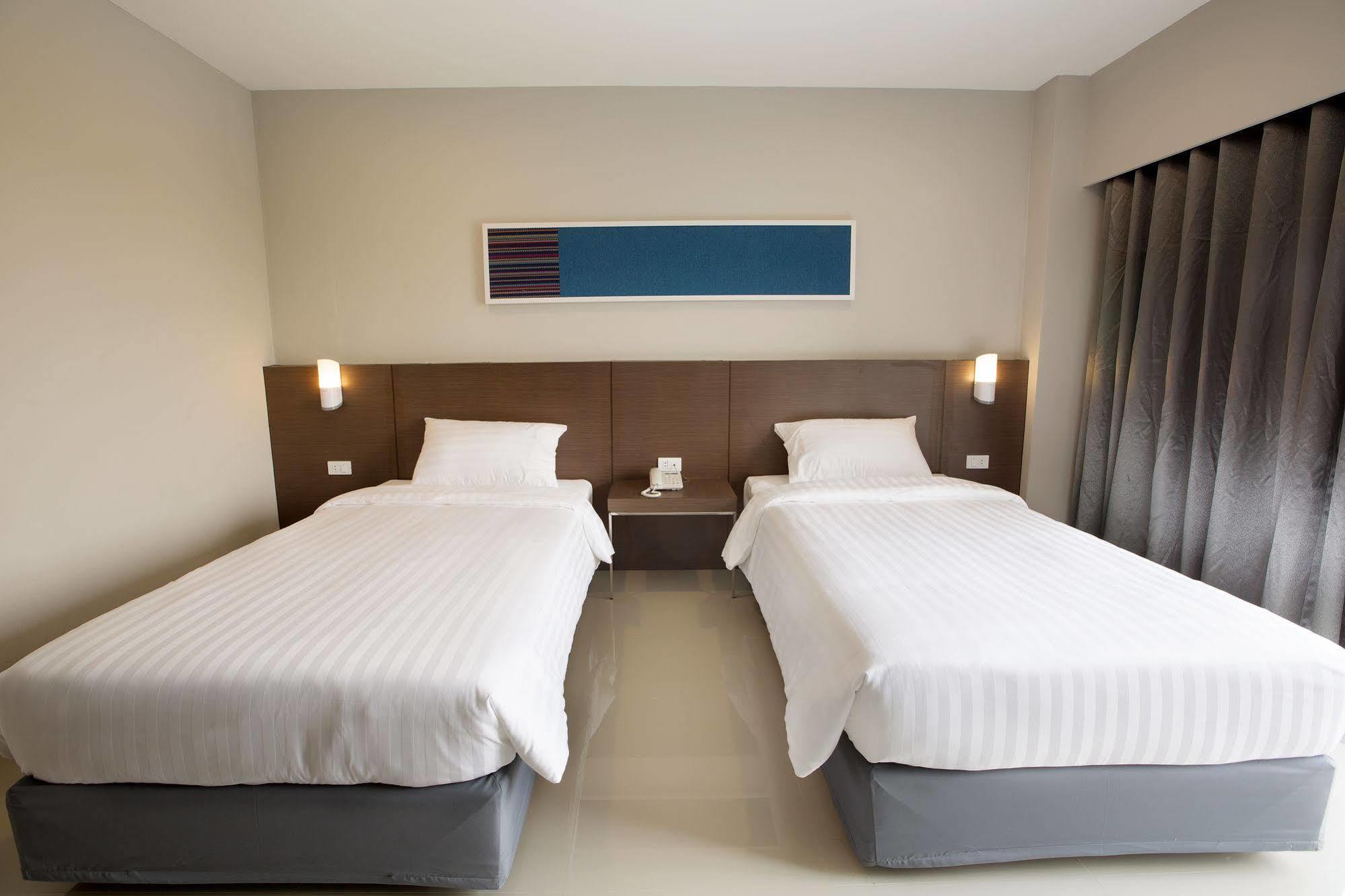 V Hotel Ubon Ratchathani Bagian luar foto