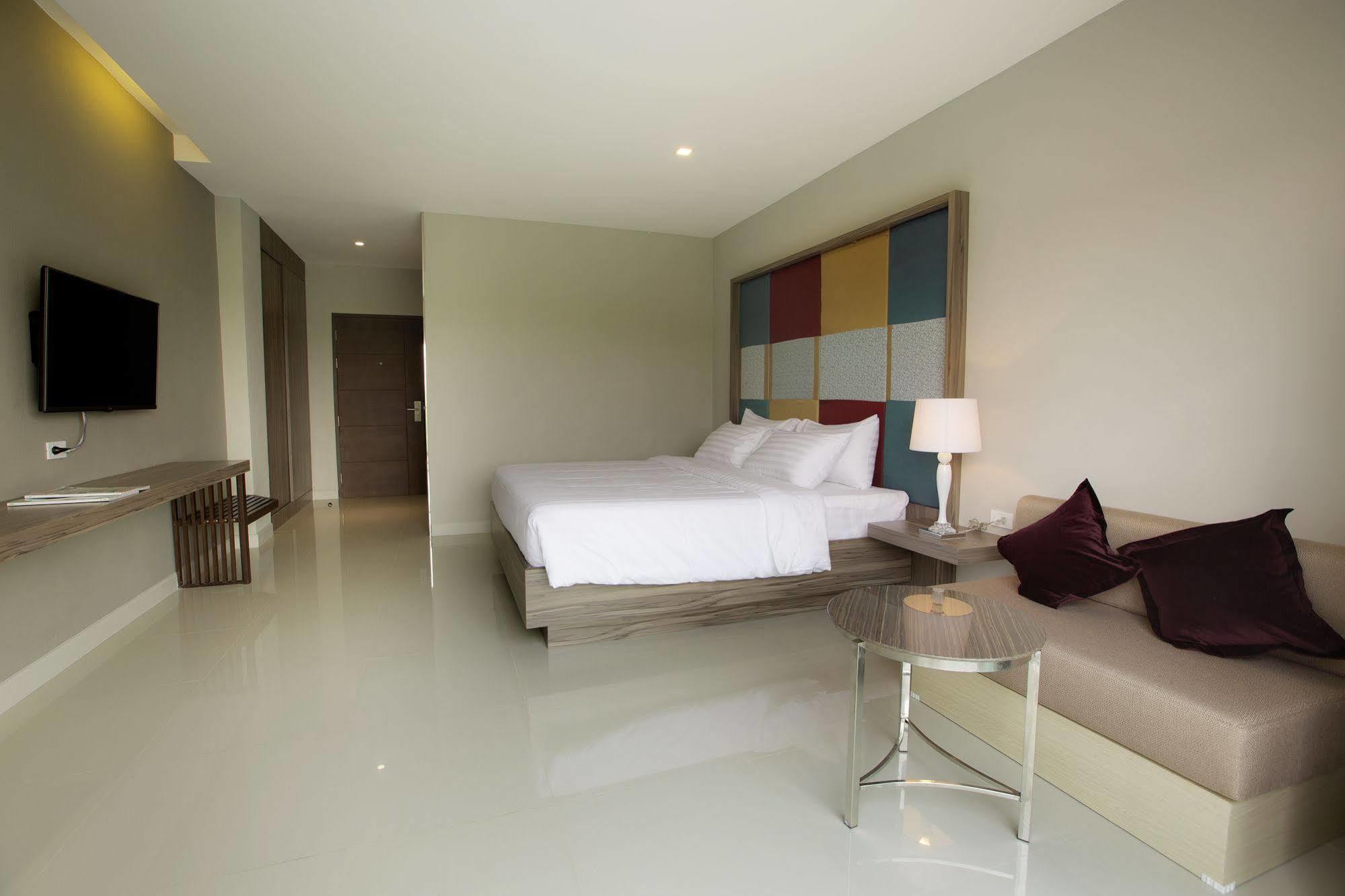 V Hotel Ubon Ratchathani Bagian luar foto